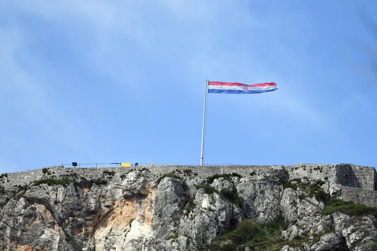 Knin, hrvatska zastava